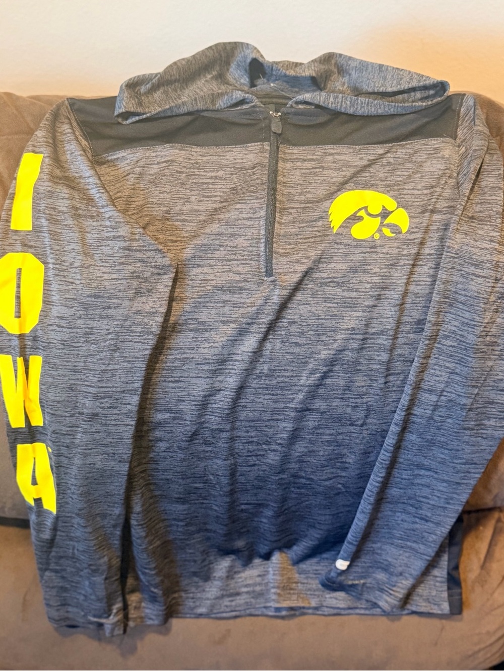Colosseum Gray Quarter-Zip Hoodie with Yellow Logo and 'IOWA' Sleeve